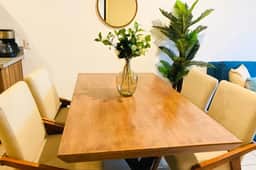Modern Condo, Great Pool, Beach 5 mins - Image 3