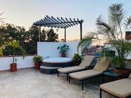 Rooftop Spa Tub, Lounge Chairs, BBQ, Views - Image 5