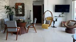 3rd Floor Escape | Pool, Cafés & Foodie Spots - Image 2