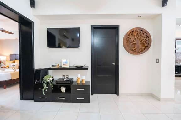 Private Poolview Balcony, Pet Friendly, JYC Suites - Image 5