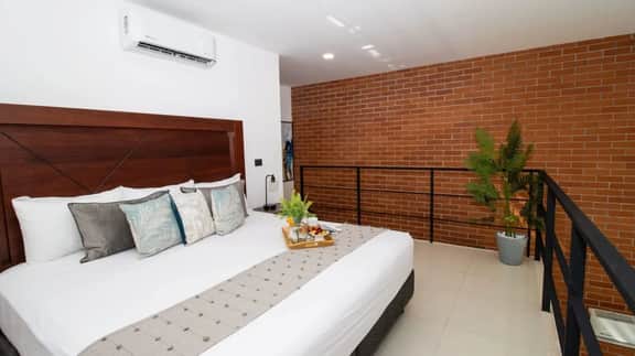 Oceanview Roof Pool, Amazing Loft at Zoho - Image 3