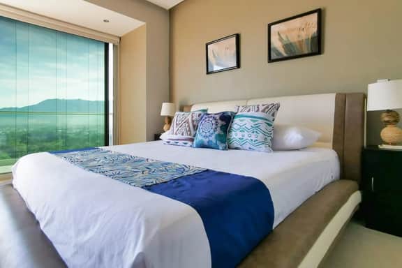 Beachfront Bliss, Gorgeous Pools in Peninsula bldg - Image 4