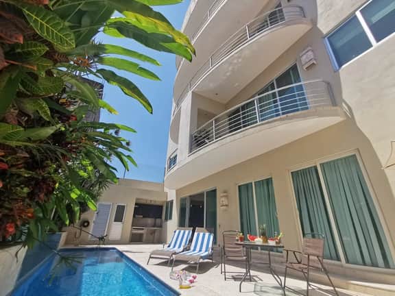 Chic Poolview Studio, Kitchen, Pet Friendly! - Image 3