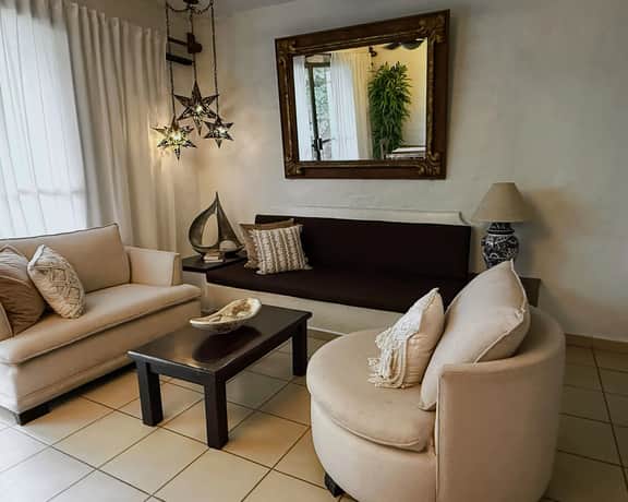 Tropical Vibe & Pools, Great Location Near Beach - Image 2