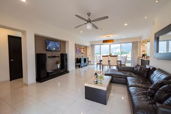 Mountain view Penthouse: Pool, Private balcony - Image 2