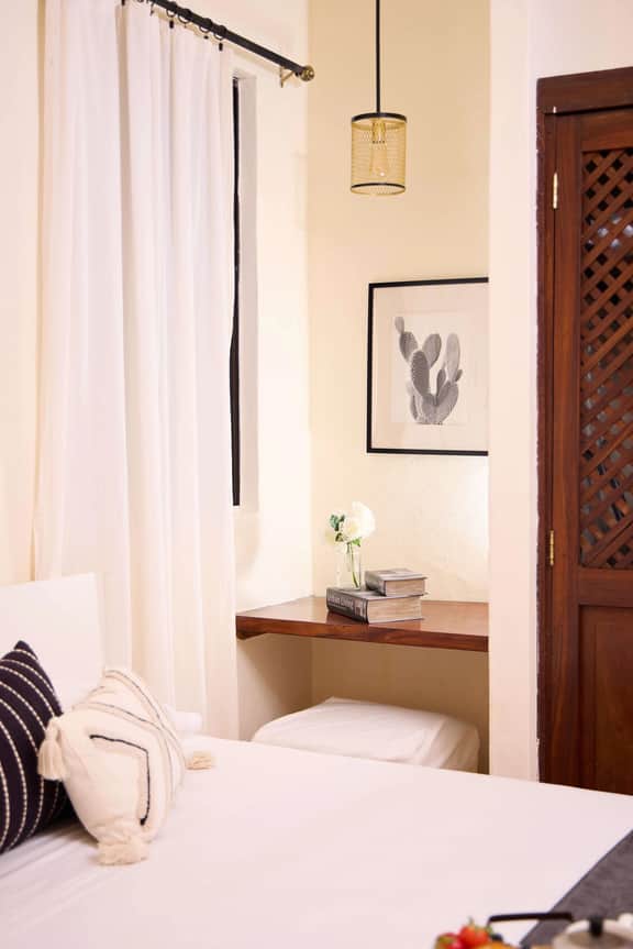 Cozy Terrace Stay - Image 4