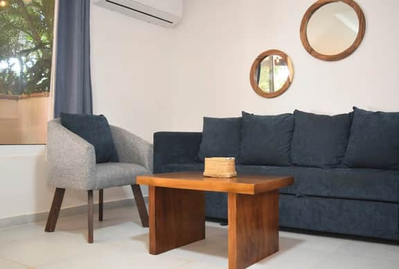 Modern Low Level Retreat - Image 4