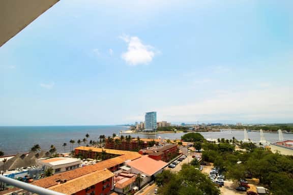 Ocean View 2BD & Pool, Great Location - Image 5