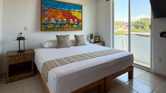 3rd Floor Escape | Pool, Cafés & Foodie Spots - Image 3