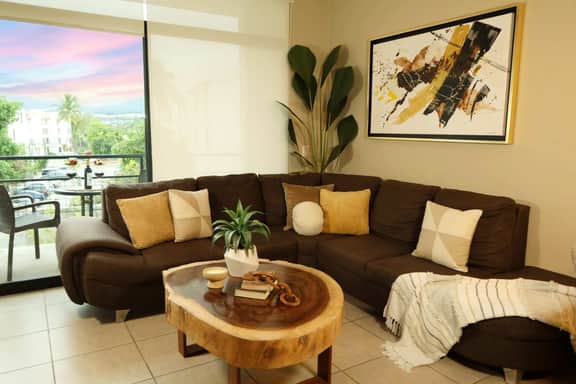 Private Terrace, Kitchen, Pool Onsite, Near Beach - Image 2