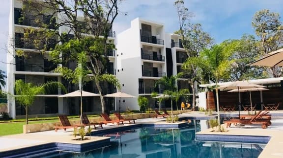 Sunny Family Haven, Large Pool, 5min Beach - Image 1