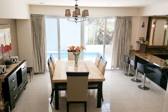 Modern Romantic Poolside Stay, Beach 10min Drive - Image 1