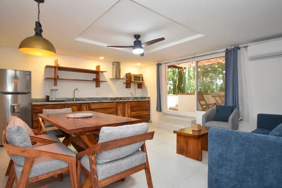 Modern Low Level Retreat - Image 1
