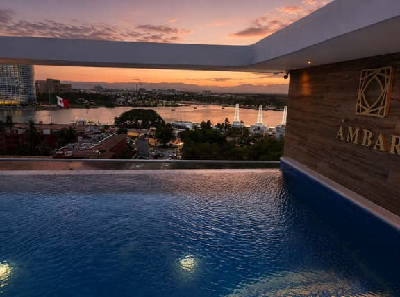 Stay Near the Beach & Everything You Need - Image 1